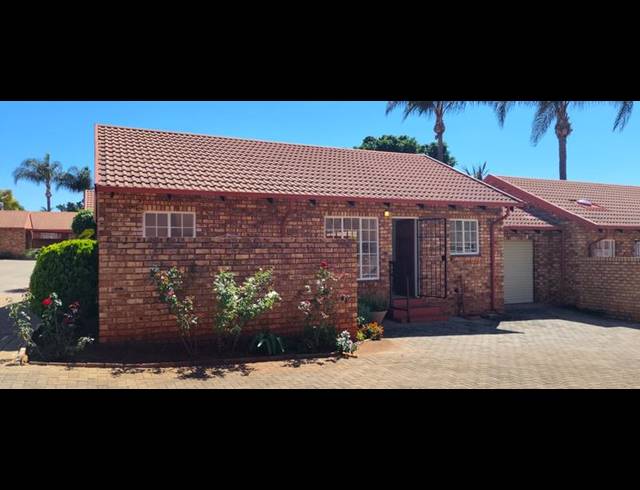 2 BEDROOM TOWNHOUSE FOR SALE IN AMANDASIG